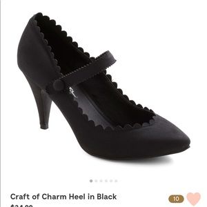 C Label — Black close toed heels - Size 8.5